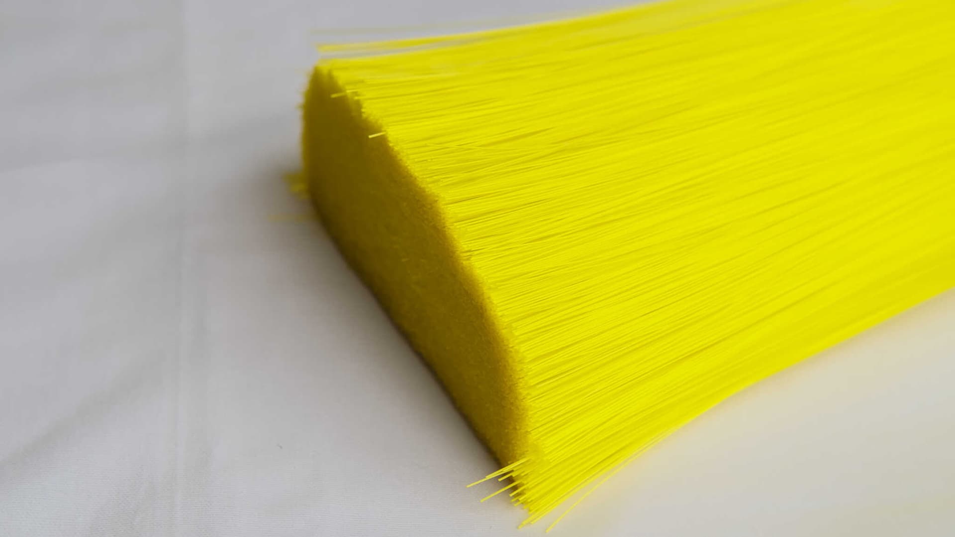 PET Yellow Bristles